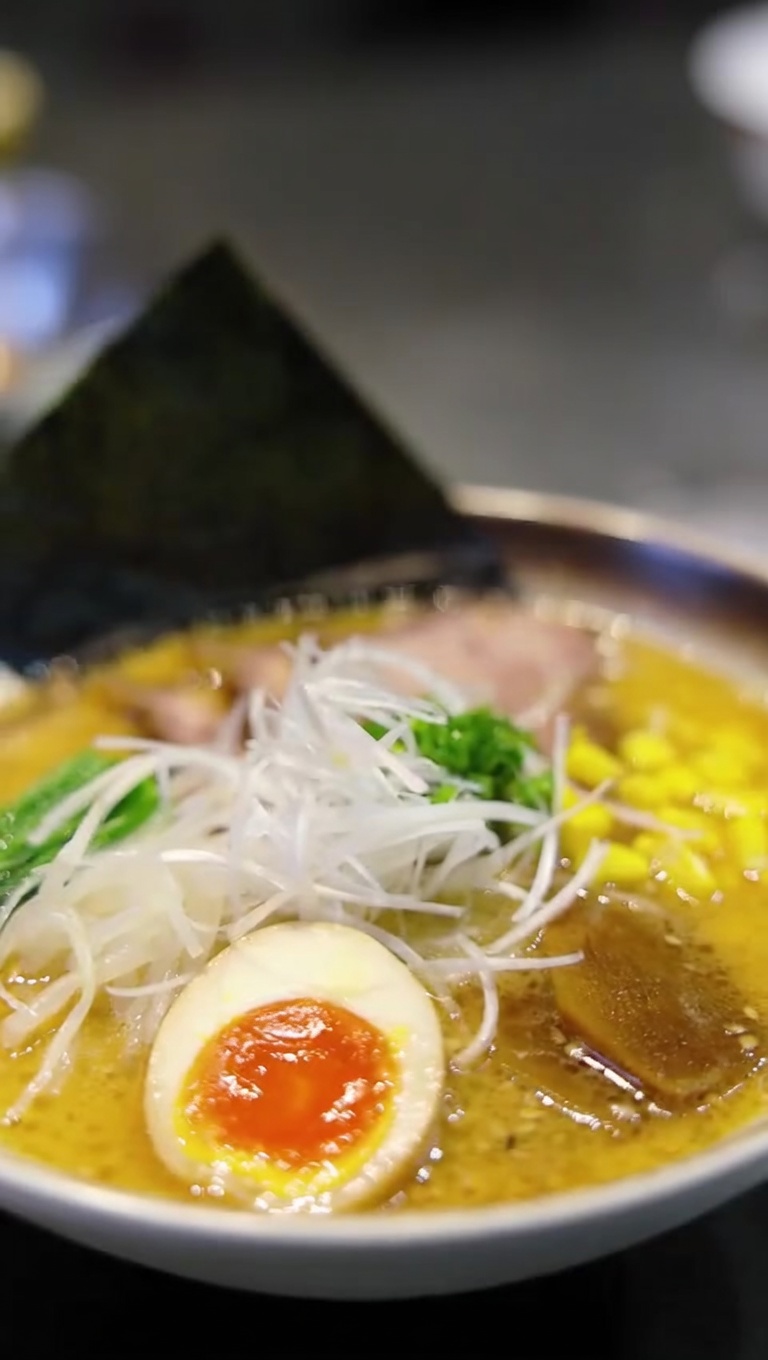 自家製チャーシューで作る本格味噌ラーメン