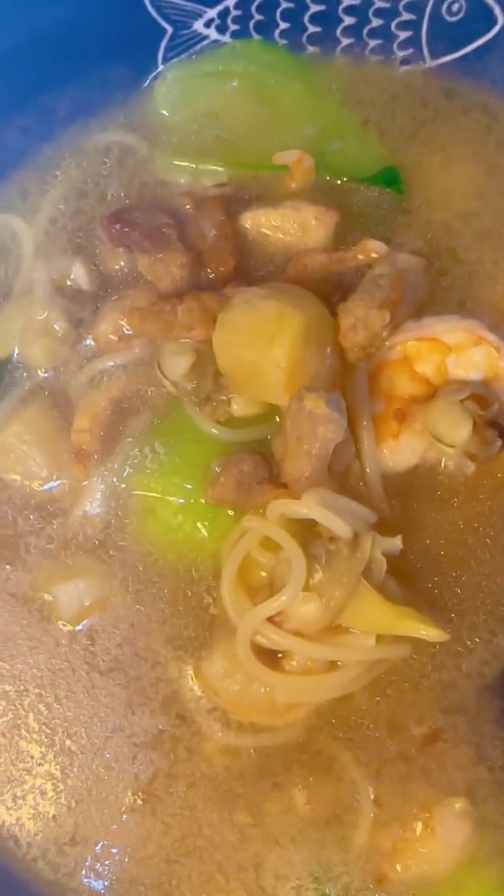 旨味あふれる海鮮豚バララーメン