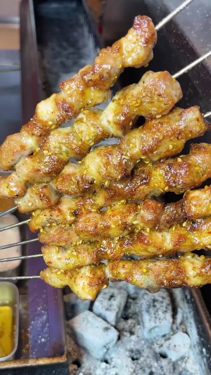 本格中華風豚バラ肉の串焼き