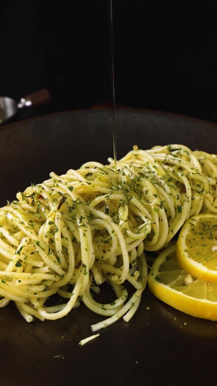 定番のガーリック・オリーブオイル・パスタ（アーリオ・オーリオ）