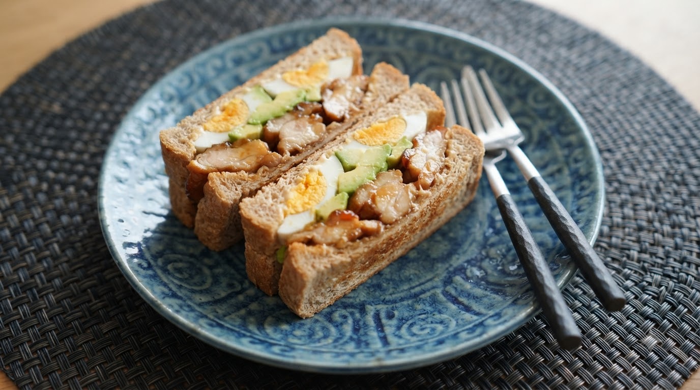 アボカドと卵の究極照り焼きチキンサンドイッチ
